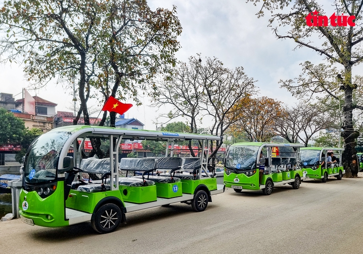 Nhiều nét mới trong lễ hội chùa Hương 2024- Ảnh 6. Nhiều nét mới trong lễ hội chùa Hương 2024- Ảnh 6.