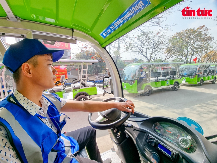 Nhiều nét mới trong lễ hội chùa Hương 2024- Ảnh 5. Nhiều nét mới trong lễ hội chùa Hương 2024- Ảnh 5.