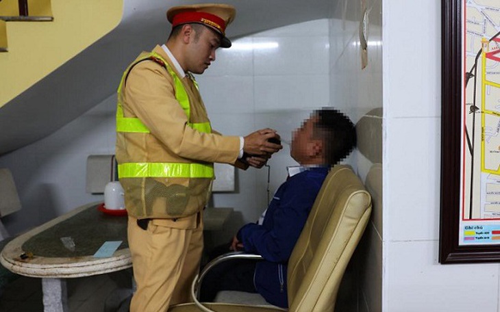 Nhiều tài xế độ tuổi trung niên vi phạm nồng độ cồn ở mức "khủng"