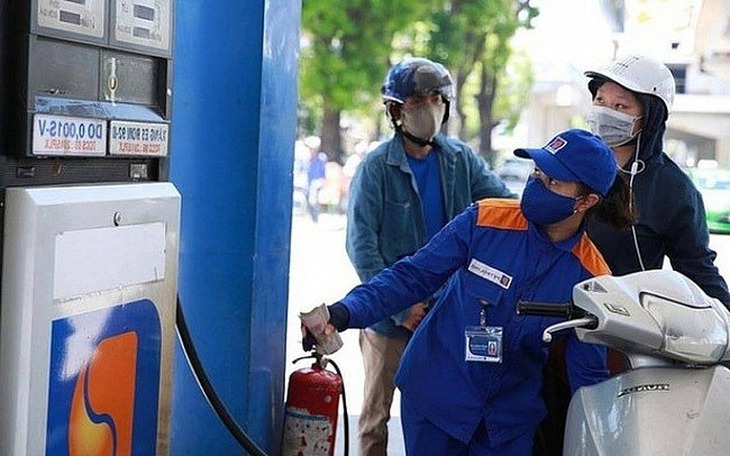 Giá xăng dầu tăng trong kỳ điều hành đầu tiên năm Giáp Thìn- Ảnh 2. Giá xăng dầu tăng trong kỳ điều hành đầu tiên năm Giáp Thìn- Ảnh 2.