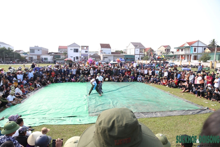 Về Nam Thanh xem trai làng đọ sức, tranh tài ở hội vật ngày Tết- Ảnh 1. Về Nam Thanh xem trai làng đọ sức, tranh tài ở hội vật ngày Tết- Ảnh 1.