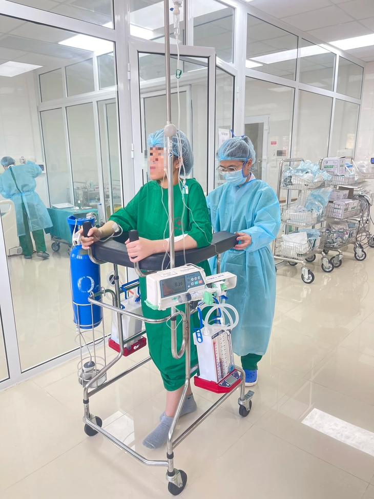 Cô gái 21 tuổi hồi sinh thần kỳ sau ca ghép phổi đúng đêm Giao thừa- Ảnh 5. Cô gái 21 tuổi hồi sinh thần kỳ sau ca ghép phổi đúng đêm Giao thừa- Ảnh 5.