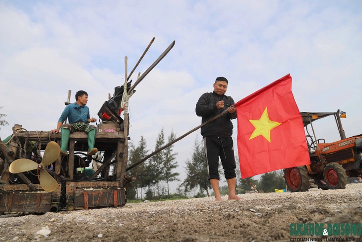 Ngư dân 'mở cửa biển' đón lộc đầu năm- Ảnh 1.
