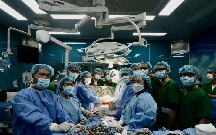 Cô gái 21 tuổi hồi sinh thần kỳ sau ca ghép phổi đúng đêm Giao thừa