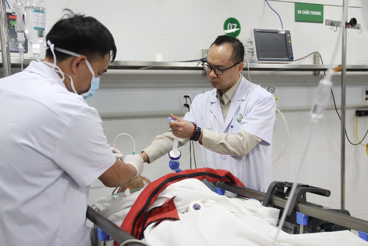 6 nhiệm vụ trọng tâm Bộ Y tế tập trung triển khai thực hiện ngay sau Tết Giáp Thìn
- Ảnh 1. 6 nhiệm vụ trọng tâm Bộ Y tế tập trung triển khai thực hiện ngay sau Tết Giáp Thìn
- Ảnh 1.