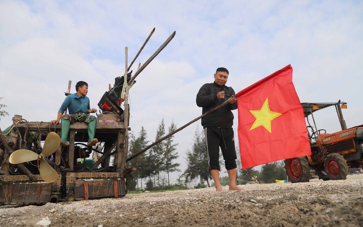 Ngư dân "mở cửa biển" đón lộc đầu năm