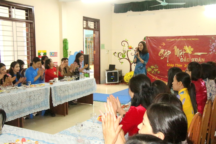 Giáo viên mầm non Hải Dương bận rộn trong ngày đầu sau kỳ nghỉ Tết- Ảnh 1. Giáo viên mầm non Hải Dương bận rộn trong ngày đầu sau kỳ nghỉ Tết- Ảnh 1.