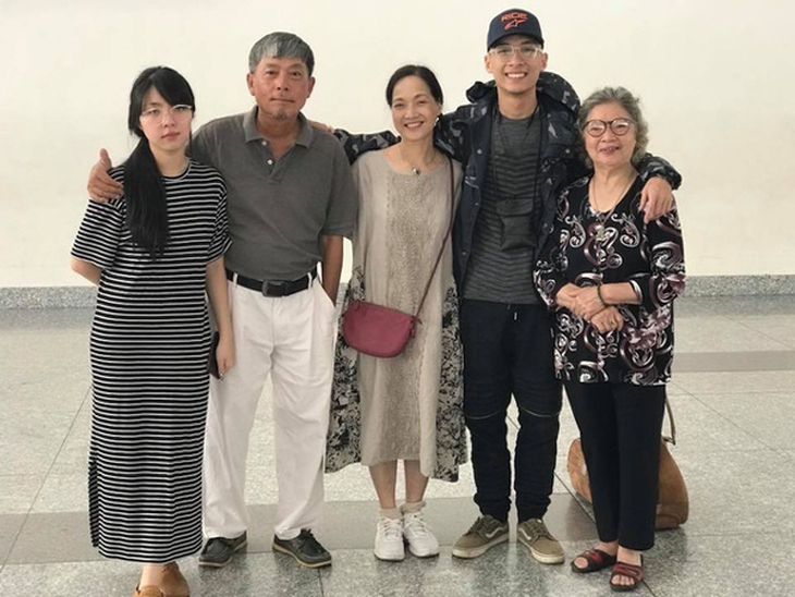 Hôn nhân đời thực của mỹ nhân Hà Nội xưa: NSND Lê Khanh bình dị khiến khán giả ngỡ ngàng- Ảnh 7. Hôn nhân đời thực của mỹ nhân Hà Nội xưa: NSND Lê Khanh bình dị khiến khán giả ngỡ ngàng- Ảnh 7.