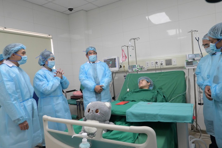 Chuyện chưa kể về ca ghép phổi hồi sinh sự sống cho cô gái 21 tuổi- Ảnh 4. Chuyện chưa kể về ca ghép phổi hồi sinh sự sống cho cô gái 21 tuổi- Ảnh 4.