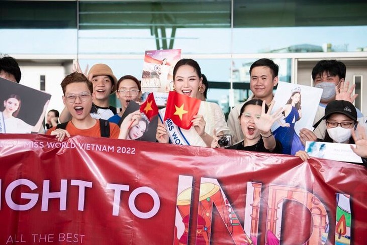 Hoa hậu Mai Phương mang 140 kg hành lý sang Ấn Độ dự thi Miss World 71- Ảnh 1.