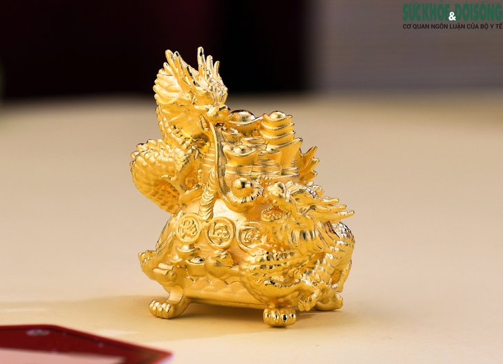 Cận cảnh linh vật chế tác tinh xảo bằng vàng ròng hút khách trước ngày vía Thần tài- Ảnh 13.