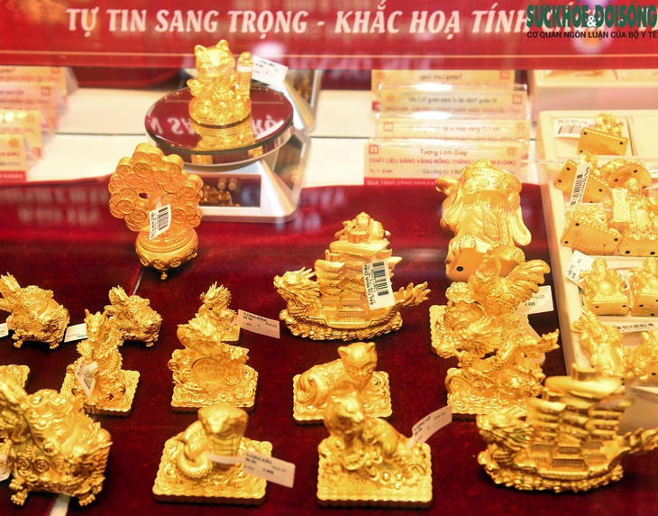 Cận cảnh linh vật chế tác tinh xảo bằng vàng ròng hút khách trước ngày vía Thần tài- Ảnh 7.