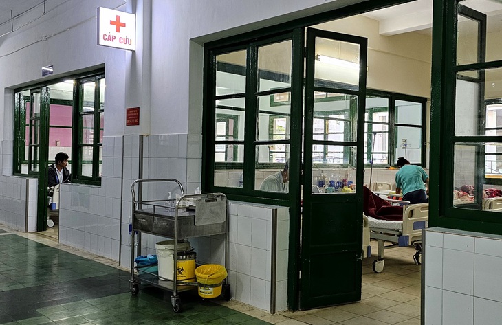 Người dân khám bệnh tăng cao sau Tết, nỗ lực giảm thời gian chờ đợi- Ảnh 1.