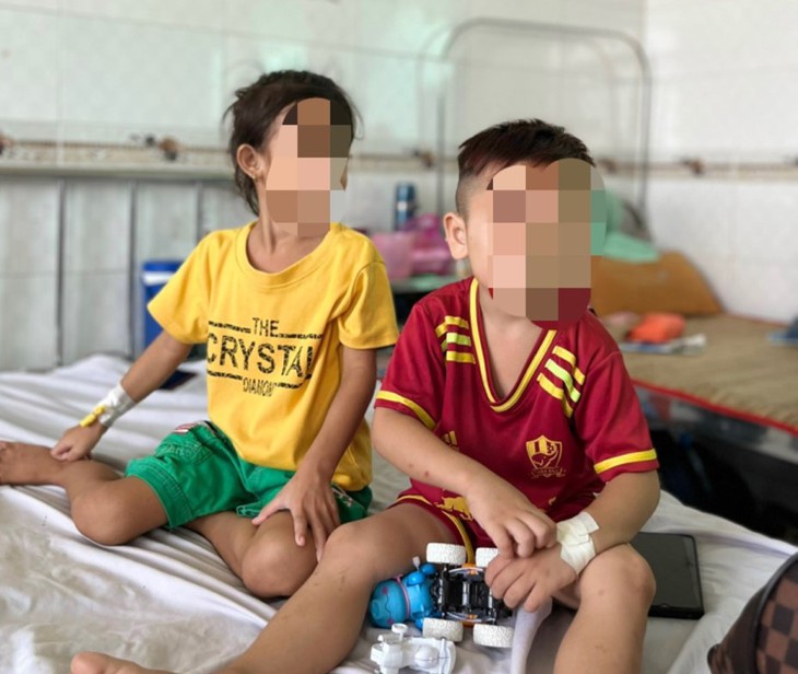 2 chị em cùng ngộ độc thuốc diệt chuột- Ảnh 1.