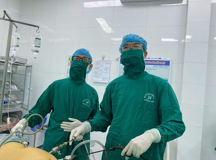 Nuốt phải tăm tre, một cô gái bị thủng ruột non- Ảnh 2.