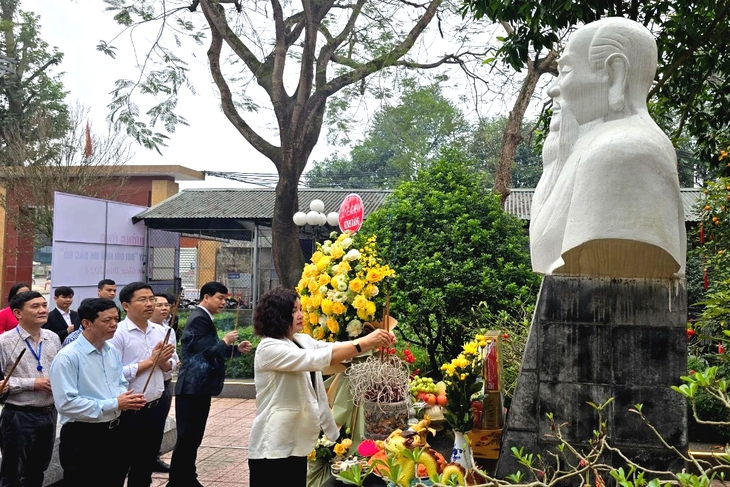 Ngành Y tế Nghệ An tưởng niệm Đại danh y Hải Thượng Lãn Ông Lê Hữu Trác- Ảnh 1.