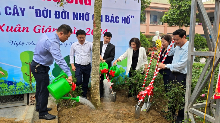 Ngành Y tế Nghệ An tưởng niệm Đại danh y Hải Thượng Lãn Ông Lê Hữu Trác- Ảnh 2.