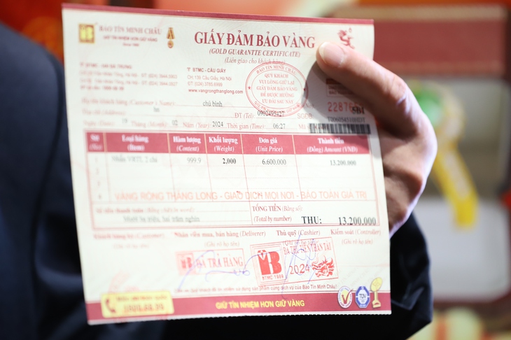 Giá vàng giảm trong ngày vía Thần tài nhưng nhiều cửa hàng vẫn vắng khách- Ảnh 12. Giá vàng giảm trong ngày vía Thần tài nhưng nhiều cửa hàng vẫn vắng khách- Ảnh 12.