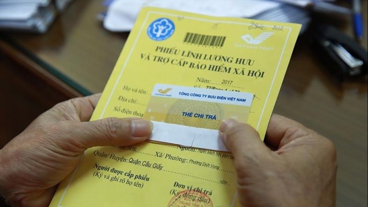 Chi trả 18.000 tỷ đồng lương hưu, trợ cấp BHXH tháng 5 cho hơn 3,3 triệu người- Ảnh 1. Chi trả 18.000 tỷ đồng lương hưu, trợ cấp BHXH tháng 5 cho hơn 3,3 triệu người- Ảnh 1.