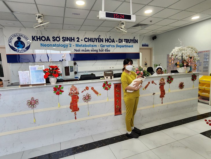 Bệnh nhi đầu tiên ở Việt Nam được thông tim từ trong bào thai đã xuất viện- Ảnh 2. Bệnh nhi đầu tiên ở Việt Nam được thông tim từ trong bào thai đã xuất viện- Ảnh 2.