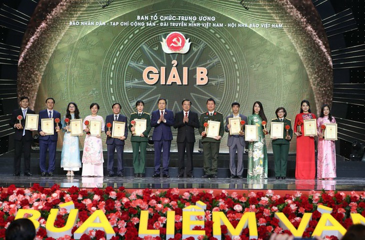 Thủ tướng: Phải đặc biệt coi trọng và đẩy mạnh hơn nữa công tác xây dựng, chỉnh đốn Đảng- Ảnh 3. Thủ tướng: Phải đặc biệt coi trọng và đẩy mạnh hơn nữa công tác xây dựng, chỉnh đốn Đảng- Ảnh 3.