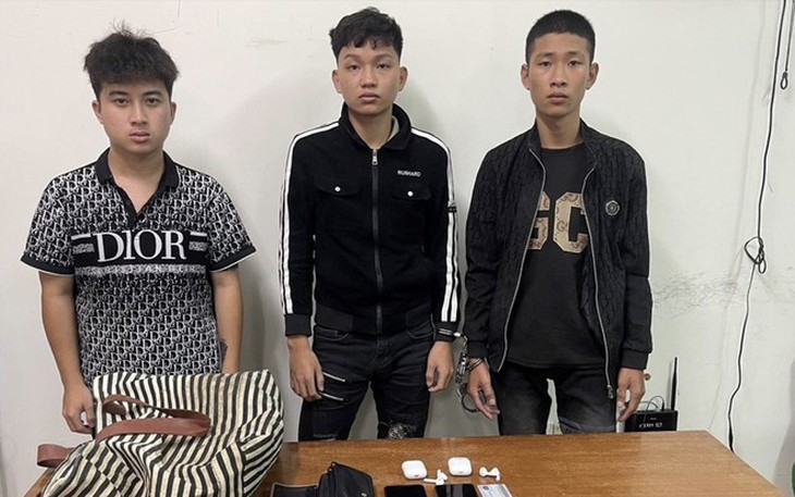 Các đối tượng bị cơ quan công an bắt giữ (Ảnh: CACC).