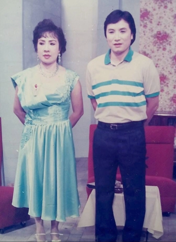 'Ông hoàng cải lương' Minh Vương sau ca ghép thận 12 năm: Sức khỏe tốt, mở liveshow đầu tiên ở tuổi xế chiều- Ảnh 6. 'Ông hoàng cải lương' Minh Vương sau ca ghép thận 12 năm: Sức khỏe tốt, mở liveshow đầu tiên ở tuổi xế chiều- Ảnh 6.