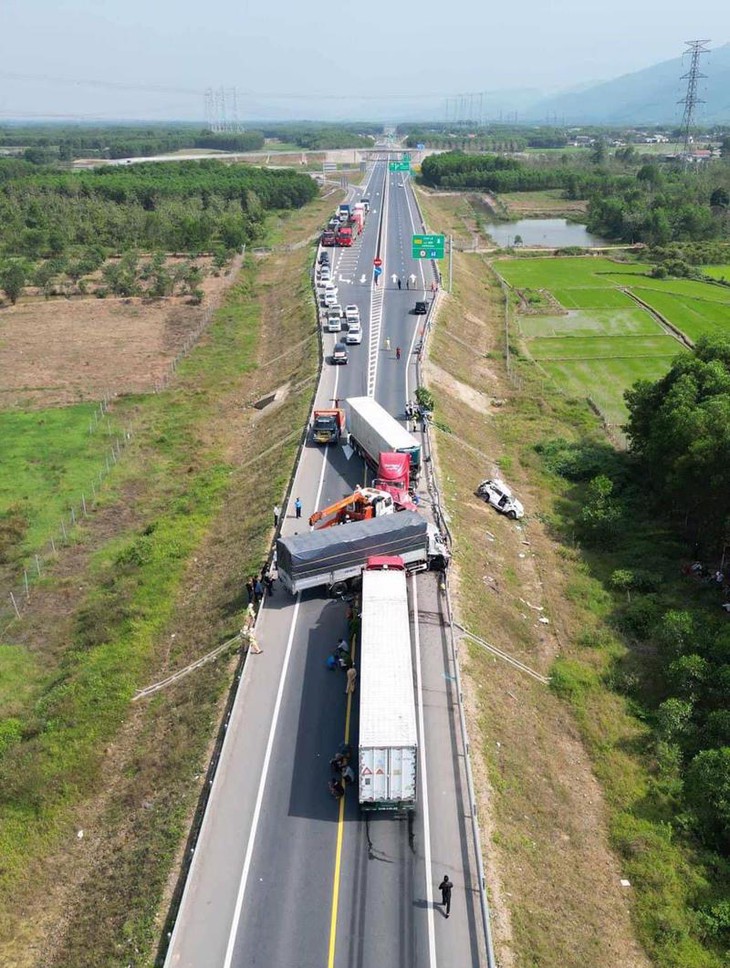 Thủ tướng Chính phủ: Tập trung đầu tư sớm nhất đối với các cao tốc quy mô 2 làn xe- Ảnh 1. Thủ tướng Chính phủ: Tập trung đầu tư sớm nhất đối với các cao tốc quy mô 2 làn xe- Ảnh 1.