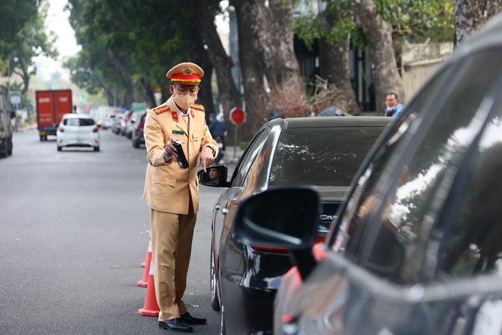 Xe máy cũng phải kiểm định khí thải và nhiều điểm mới trong Luật Trật tự, an toàn giao thông- Ảnh 3. Xe máy cũng phải kiểm định khí thải và nhiều điểm mới trong Luật Trật tự, an toàn giao thông- Ảnh 3.