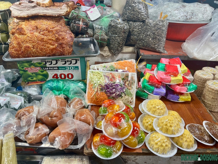 Hoa bưởi, hoa cau, đồ cúng lễ sôi động sát ngày Rằm tháng Giêng- Ảnh 7.