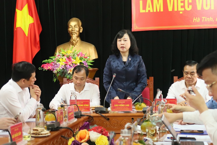 Bộ trưởng Đào Hồng Lan: Hà Tĩnh tiếp tục quan tâm đầu tư nguồn lực, có các chính sách đặc thù hỗ trợ cán bộ y tế- Ảnh 1. Bộ trưởng Đào Hồng Lan: Hà Tĩnh tiếp tục quan tâm đầu tư nguồn lực, có các chính sách đặc thù hỗ trợ cán bộ y tế- Ảnh 1.