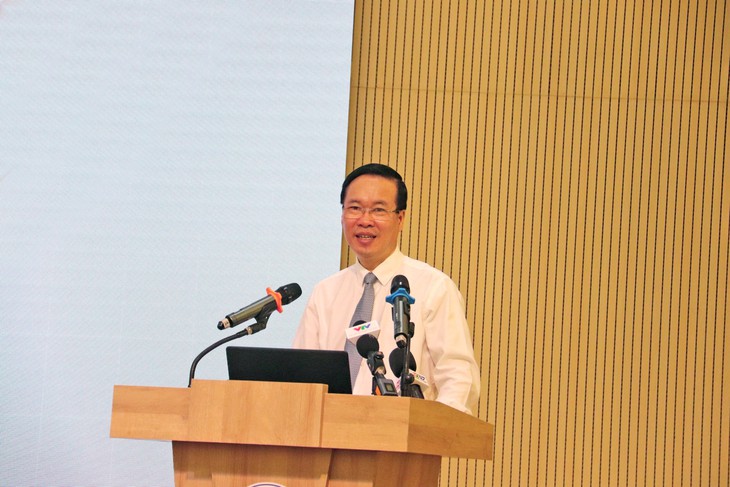 Chủ tịch nước Võ Văn Thưởng cảm phục và quý trọng tinh thần dấn thân, yêu nghề của các y bác sĩ- Ảnh 3. Chủ tịch nước Võ Văn Thưởng cảm phục và quý trọng tinh thần dấn thân, yêu nghề của các y bác sĩ- Ảnh 3.