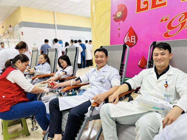 Hơn 600 đơn vị máu thu được trong Ngày hội hiến máu tình nguyện ở Thanh Hóa- Ảnh 3. Hơn 600 đơn vị máu thu được trong Ngày hội hiến máu tình nguyện ở Thanh Hóa- Ảnh 3.