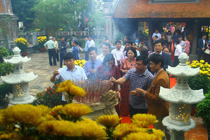 Dòng người tham dự khai hội ngôi chùa cổ nhất miền Trung- Ảnh 2.
