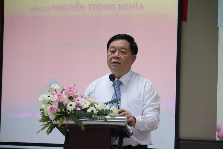 Trưởng Ban Tuyên giáo Trung ương: Nhân viên y tế không chỉ cần giỏi về chuyên môn mà còn cần bản lĩnh chính trị vững vàng và y đức- Ảnh 1. Trưởng Ban Tuyên giáo Trung ương: Nhân viên y tế không chỉ cần giỏi về chuyên môn mà còn cần bản lĩnh chính trị vững vàng và y đức- Ảnh 1.