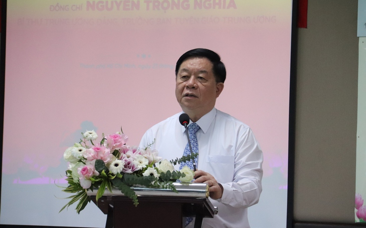 Trưởng Ban Tuyên giáo Trung ương: Nhân viên y tế không chỉ cần giỏi về chuyên môn mà còn cần bản lĩnh chính trị vững vàng và y đức