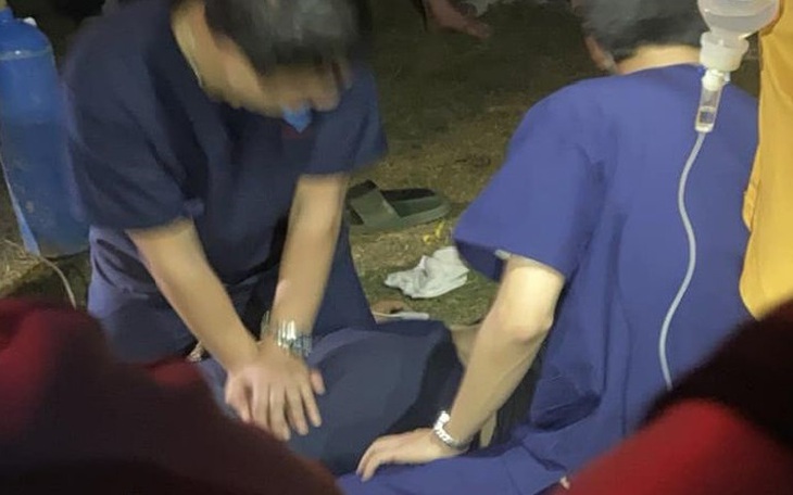 Nam thanh niên đột quỵ, tử vong ngay trên sân bóng đá