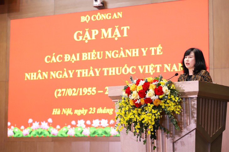 Lãnh đạo Bộ Công an gặp mặt, chúc mừng ngành Y tế nhân kỷ niệm 69 năm Ngày Thầy thuốc Việt Nam- Ảnh 4. Lãnh đạo Bộ Công an gặp mặt, chúc mừng ngành Y tế nhân kỷ niệm 69 năm Ngày Thầy thuốc Việt Nam- Ảnh 4.