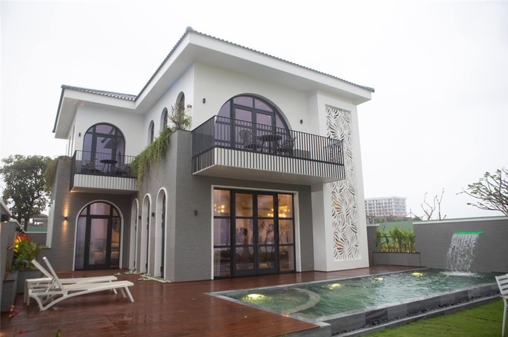 Công tử nhà giàu trong 'Đào, phở và piano' ngoài đời sở hữu cơ ngơi bạc tỷ nào?- Ảnh 22. Công tử nhà giàu trong 'Đào, phở và piano' ngoài đời sở hữu cơ ngơi bạc tỷ nào?- Ảnh 22.