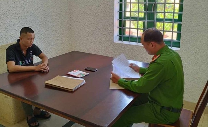 Tạm giữ thanh niên cho học sinh vay lãi suất 10.000%/năm- Ảnh 1. Tạm giữ thanh niên cho học sinh vay lãi suất 10.000%/năm- Ảnh 1.