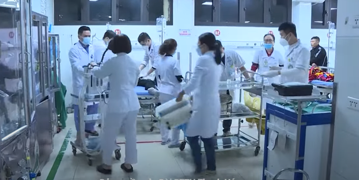 Những giây phút giành giật sự sống cho bệnh nhân- Ảnh 4. Những giây phút giành giật sự sống cho bệnh nhân- Ảnh 4.