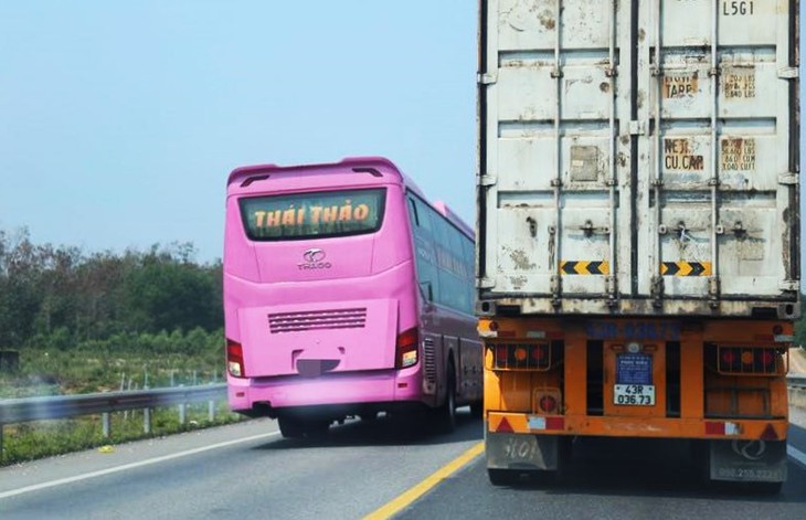 CSGT mật phục trên tuyến cao tốc xảy ra tai nạn 5 người thương vong- Ảnh 2.