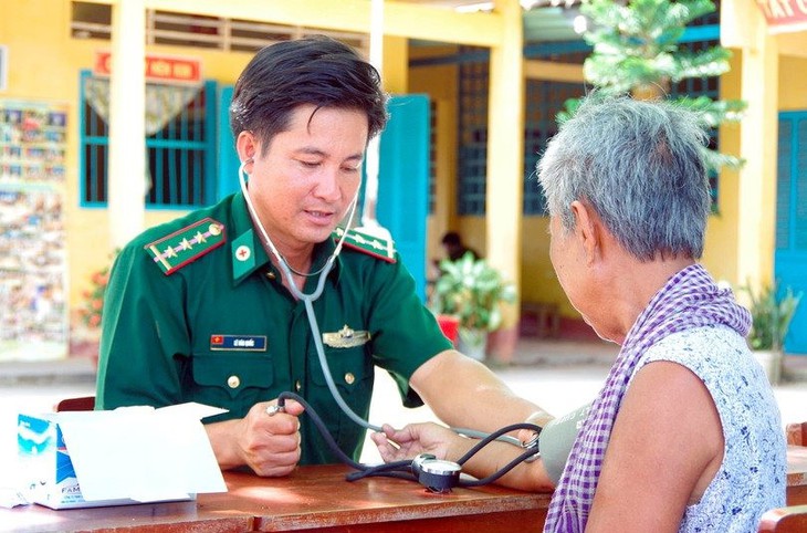 Những 'Hoa biên cương' làm đẹp cho đời- Ảnh 2. Những 'Hoa biên cương' làm đẹp cho đời- Ảnh 2.