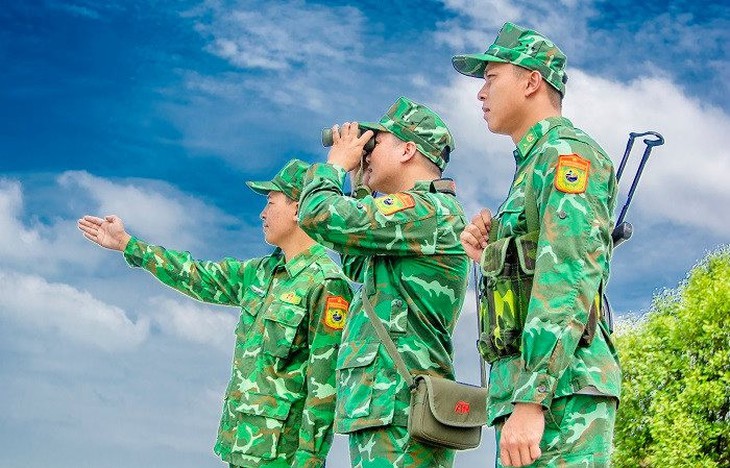 Những 'Hoa biên cương' làm đẹp cho đời- Ảnh 1. Những 'Hoa biên cương' làm đẹp cho đời- Ảnh 1.
