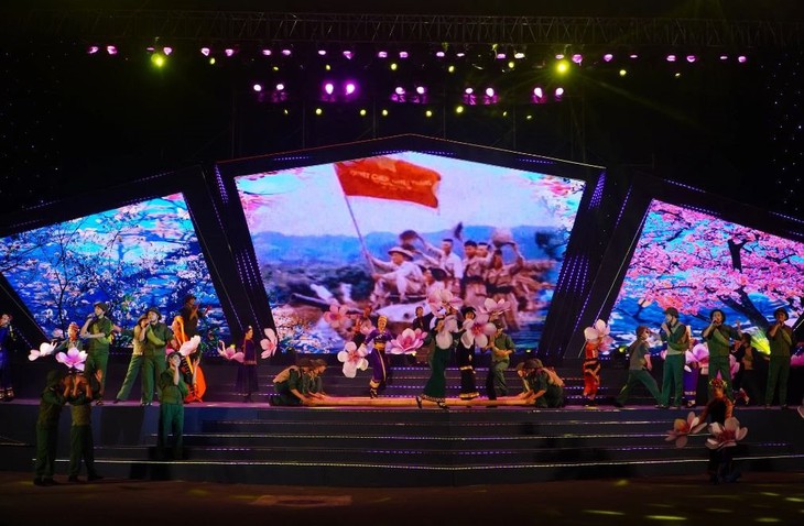 Những 'Hoa biên cương' làm đẹp cho đời- Ảnh 6. Những 'Hoa biên cương' làm đẹp cho đời- Ảnh 6.