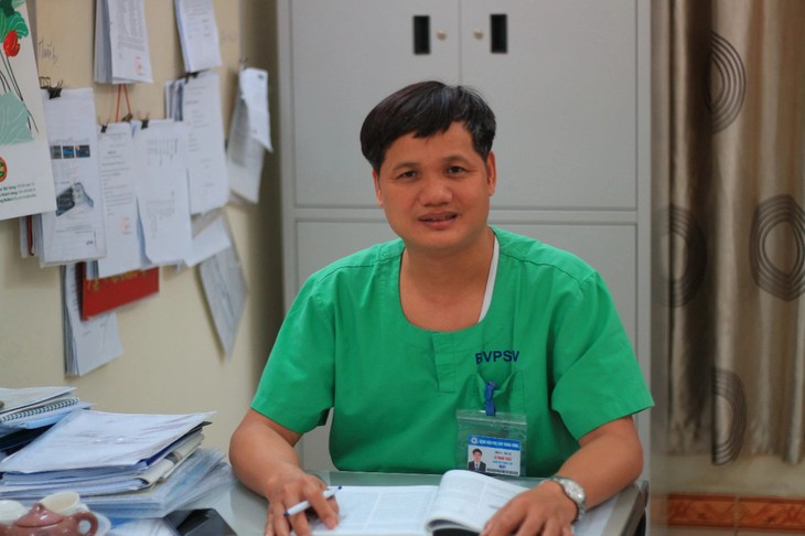 Gặp gỡ người 'thuyền trưởng' đem cơ hội sống cho những em bé tí hon- Ảnh 1.