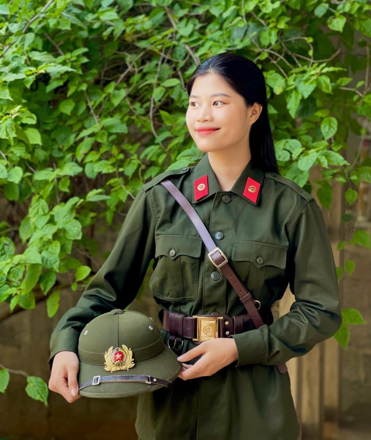 Cô gái Pa Kô lên đường nhập ngũ nối nghiệp cha ông- Ảnh 1. Cô gái Pa Kô lên đường nhập ngũ nối nghiệp cha ông- Ảnh 1.