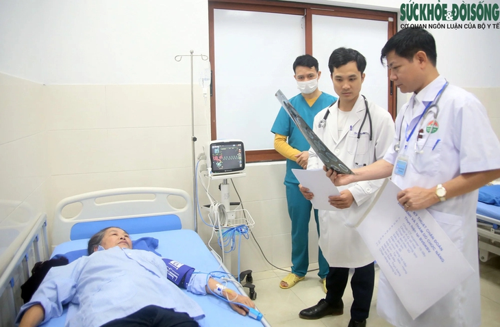 Bác sĩ cứu sống 2 sản phụ ngừng tim và tâm nguyện cả đời cống hiến cho sự nghiệp y khoa- Ảnh 5. Bác sĩ cứu sống 2 sản phụ ngừng tim và tâm nguyện cả đời cống hiến cho sự nghiệp y khoa- Ảnh 5.