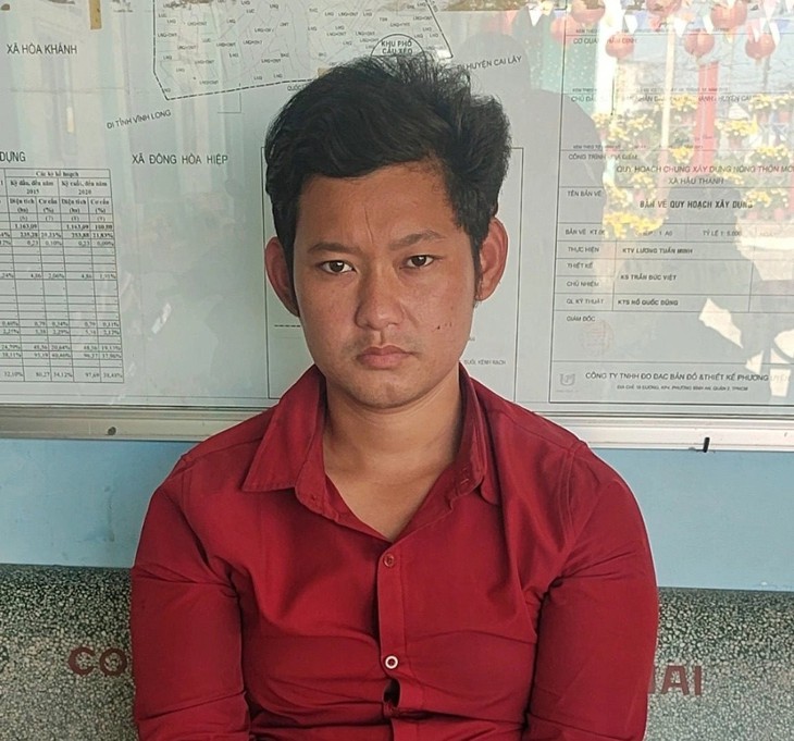 Bắt thanh niên 'phê' ma tuý, ném bé trai 3 tuổi xuống sông- Ảnh 1. Bắt thanh niên 'phê' ma tuý, ném bé trai 3 tuổi xuống sông- Ảnh 1.