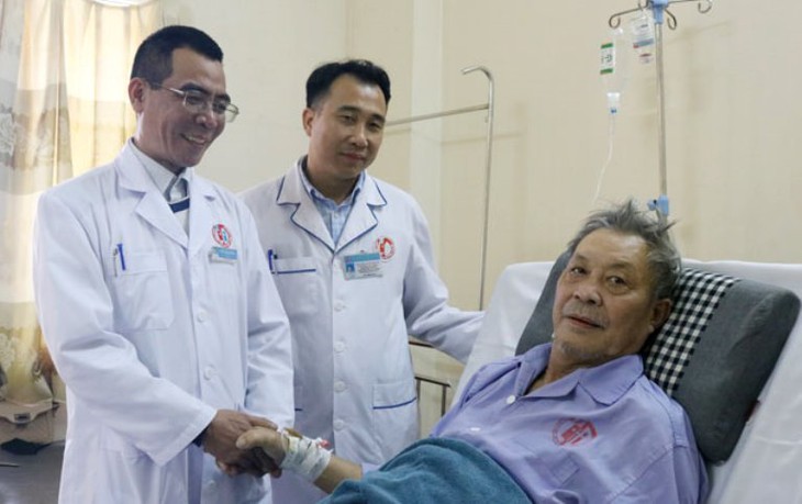Ca mổ gần 5 tiếng cứu người đàn ông từ cõi chết trở về- Ảnh 1. Ca mổ gần 5 tiếng cứu người đàn ông từ cõi chết trở về- Ảnh 1.
